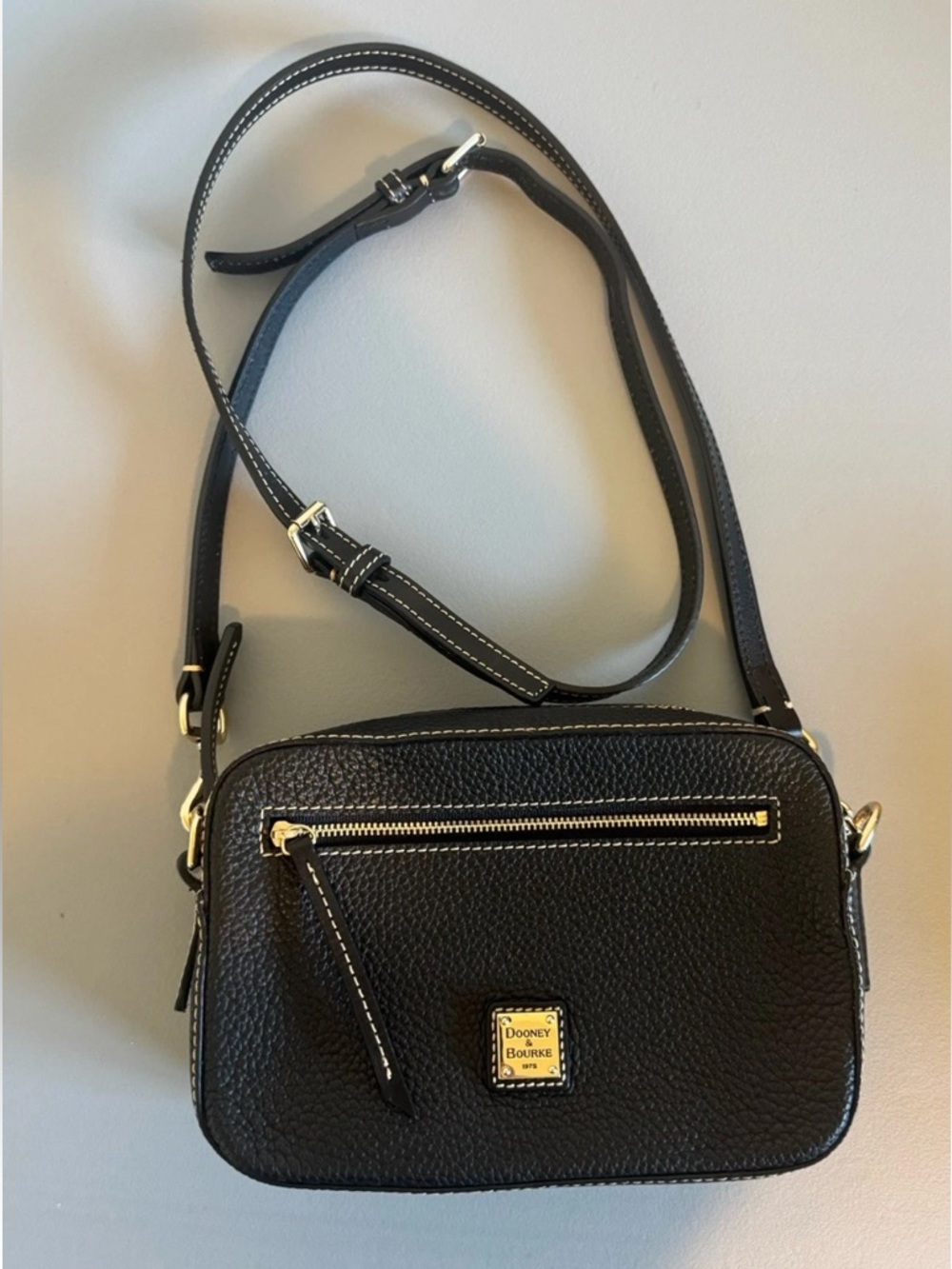 Dooney & Bourke Black Pebble Grain Leather Camera Zip Crossbody Bag Handbag